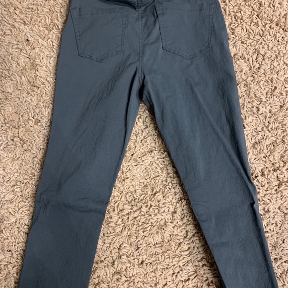 Boutique colored skinny jeans! Navy, Grey, Mauve - Picture 5 of 9